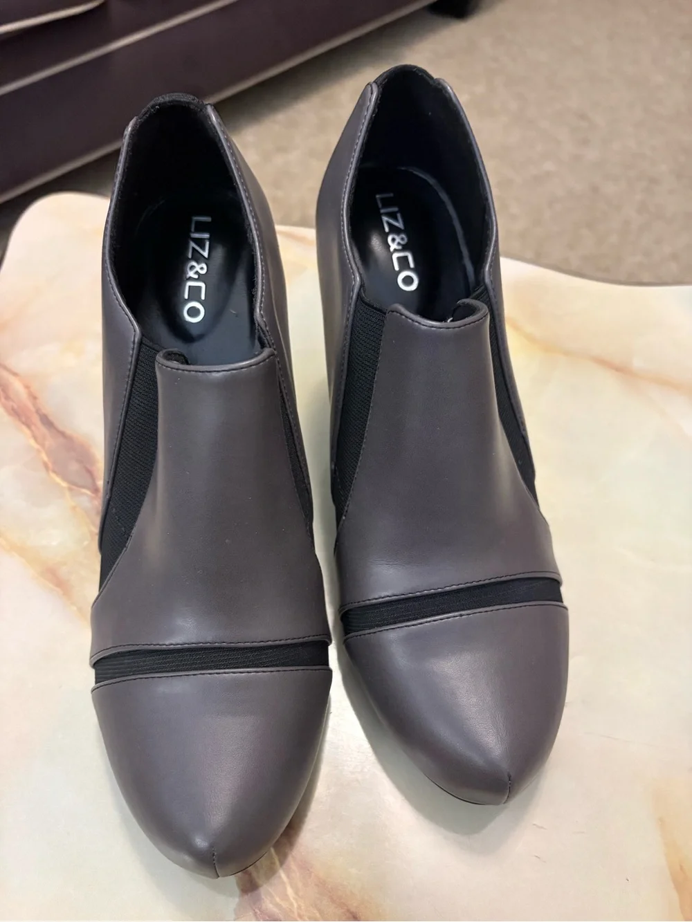 Liz & Co. grey and black women's dress shoes w a slip-on design Sz 8